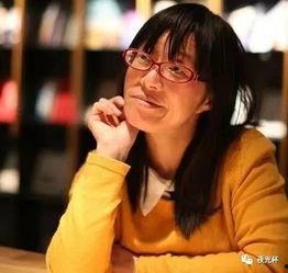 娱乐吃瓜酱余秀华,从“娱乐吃瓜酱”到文学才女，她的人生逆袭之路
